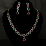 MULTI-COLOR PENDANT SET