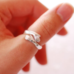 STERLING SILVER HUG ADJUSTABLE RING